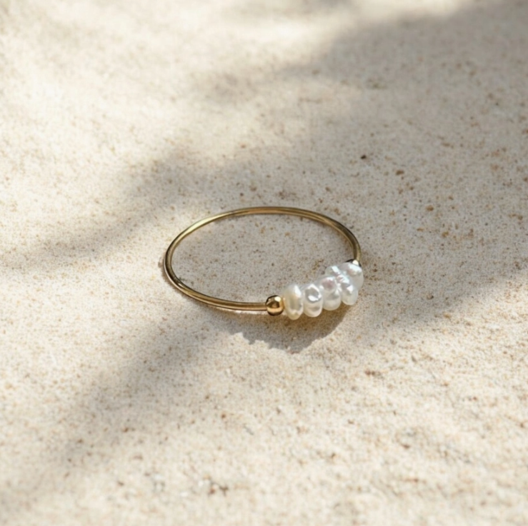 Dainty Pearl Ring